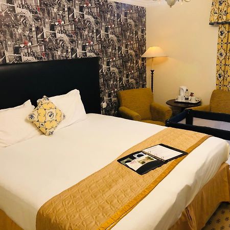 Kingston Lodge Hotel Kingston upon Thames  Esterno foto