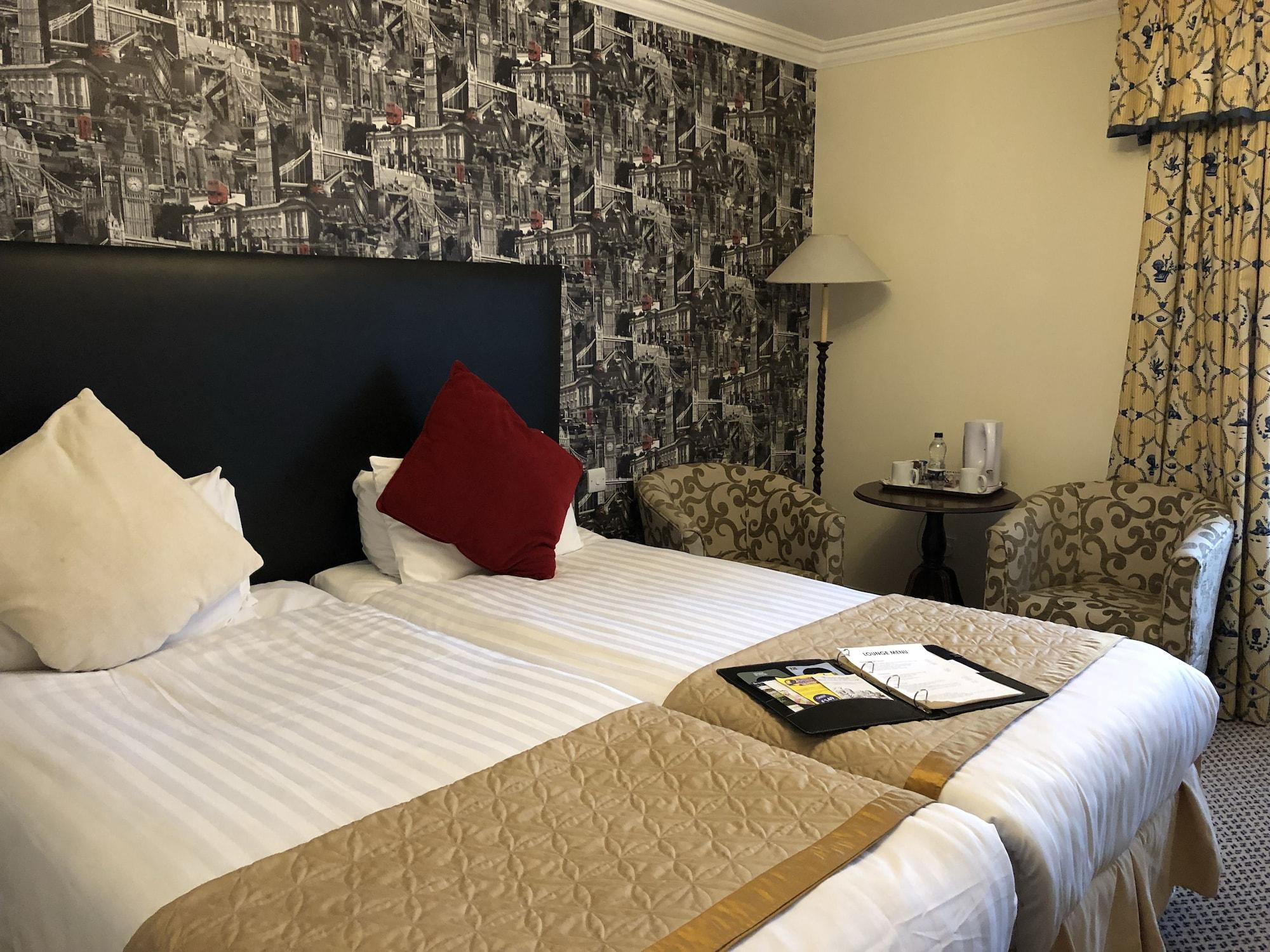 Kingston Lodge Hotel Kingston upon Thames  Esterno foto