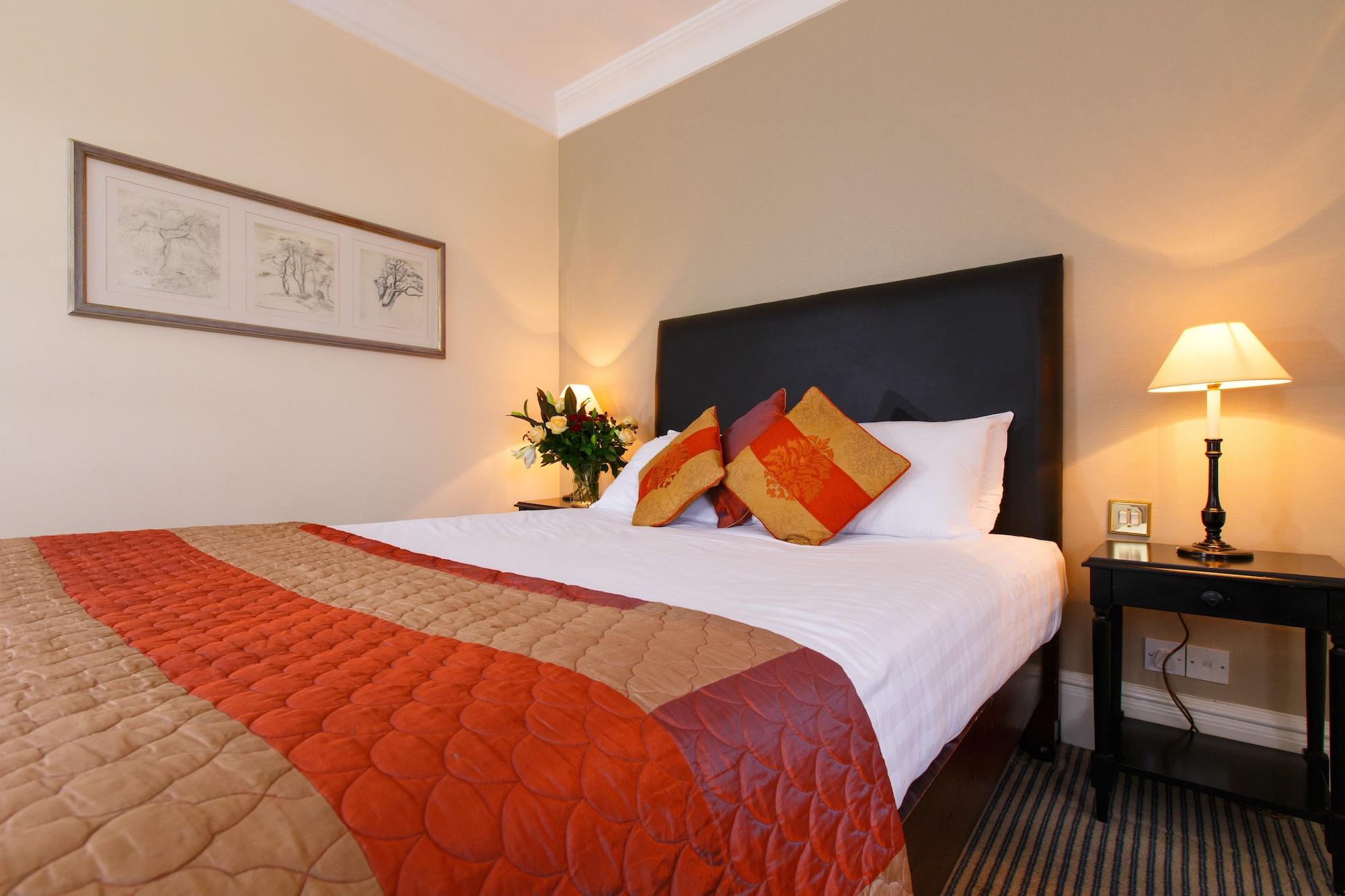 Kingston Lodge Hotel Kingston upon Thames  Esterno foto