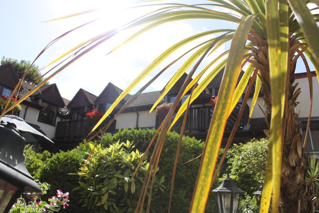 Kingston Lodge Hotel Kingston upon Thames  Esterno foto