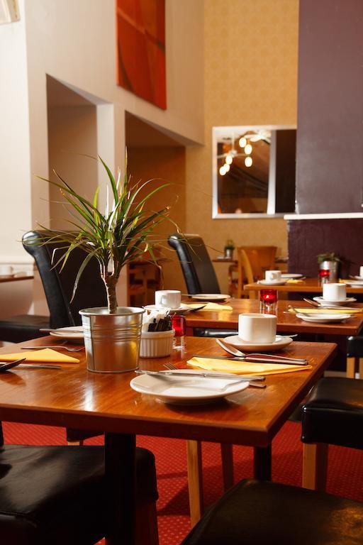 Kingston Lodge Hotel Kingston upon Thames  Esterno foto
