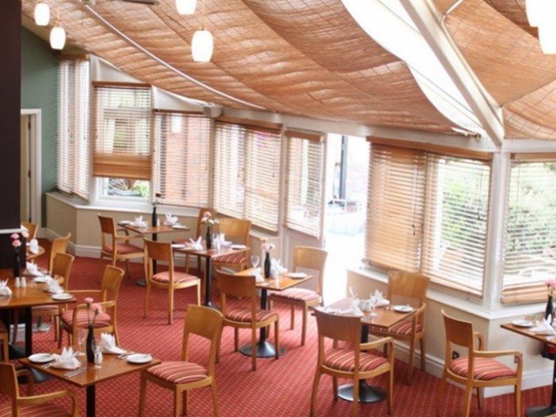 Kingston Lodge Hotel Kingston upon Thames  Esterno foto