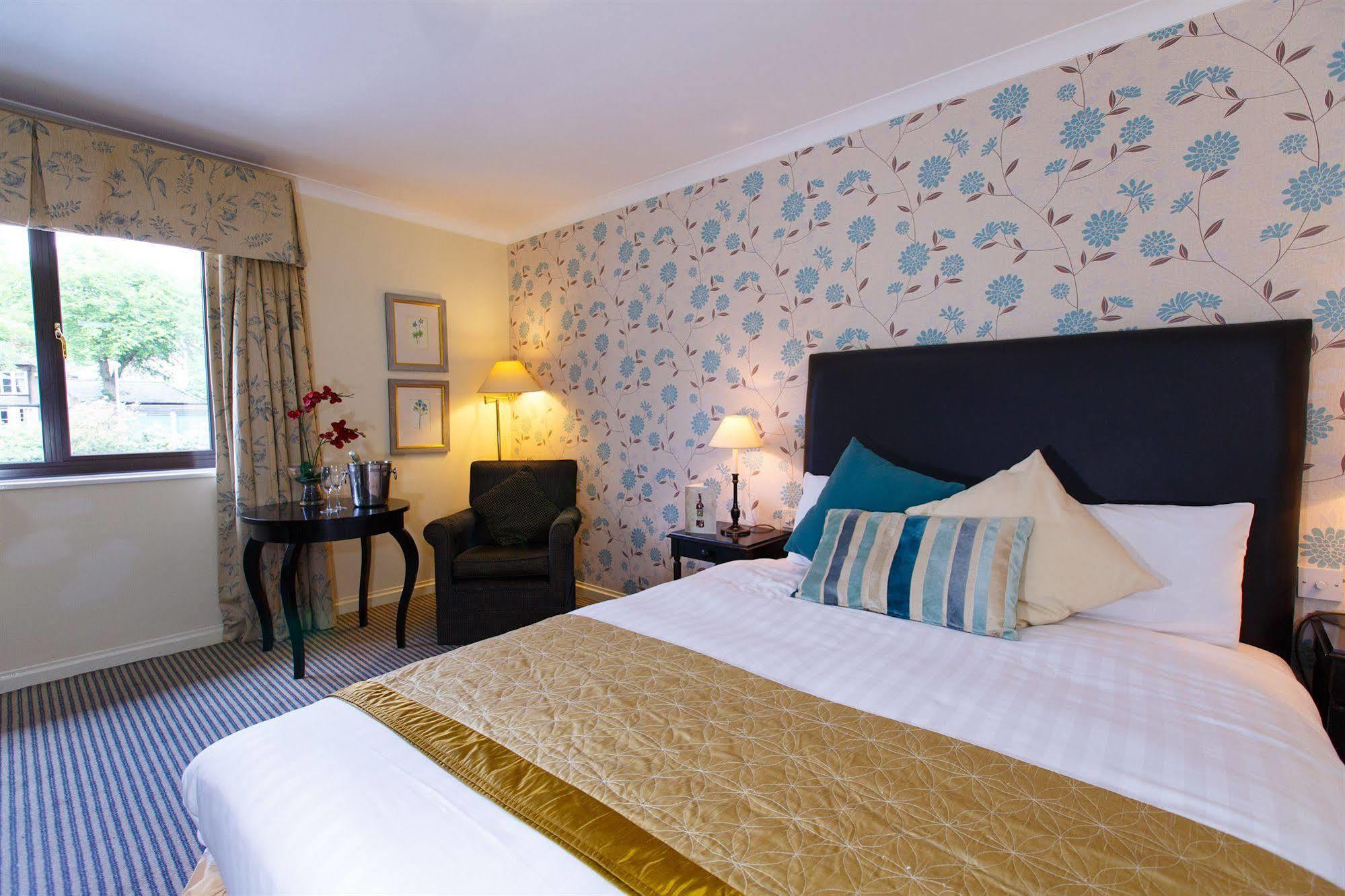 Kingston Lodge Hotel Kingston upon Thames  Esterno foto