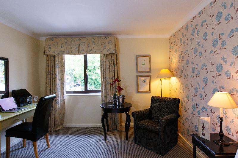 Kingston Lodge Hotel Kingston upon Thames  Esterno foto