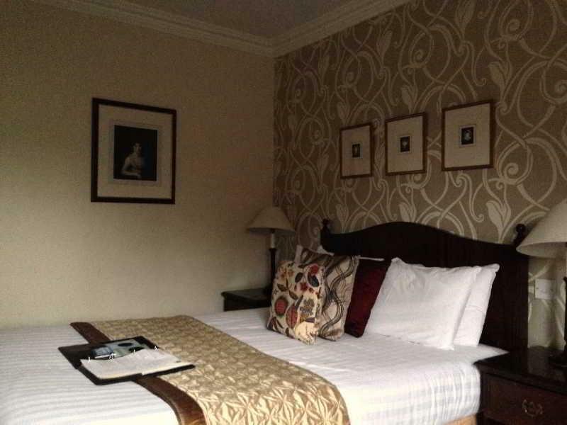 Kingston Lodge Hotel Kingston upon Thames  Esterno foto