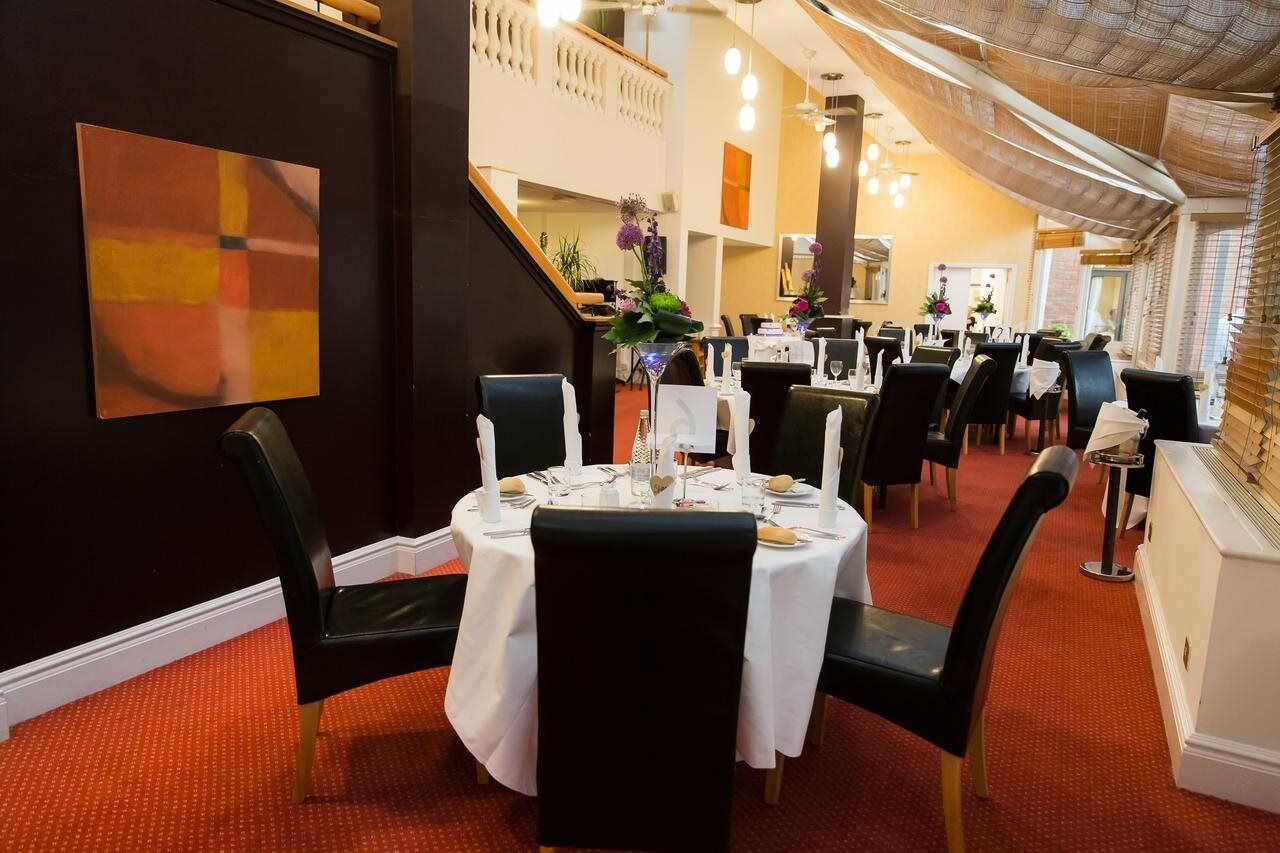 Kingston Lodge Hotel Kingston upon Thames  Esterno foto